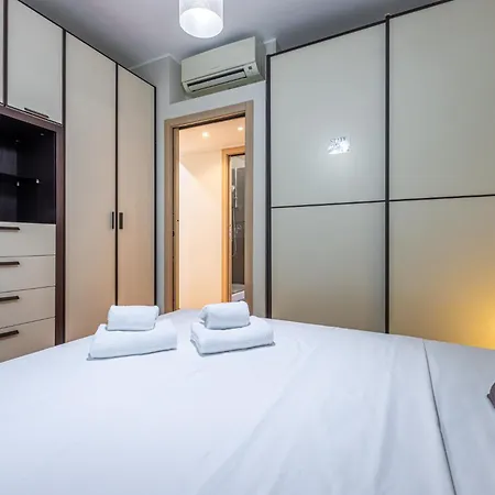 Porta Vittoria 1br, Free Ac, Wifi & Netflix By Tilo Apartment *