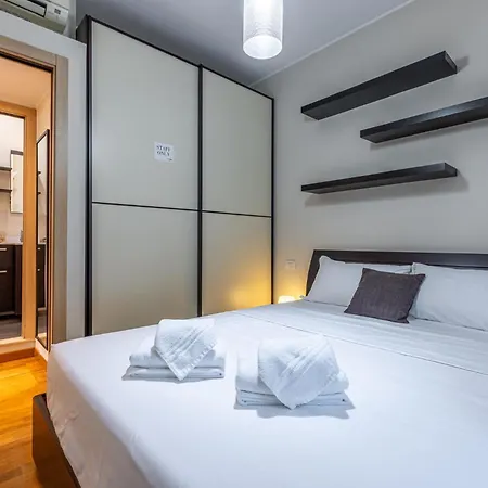 Apartamento Porta Vittoria 1br, Free Ac, Wifi & Netflix By Tilo